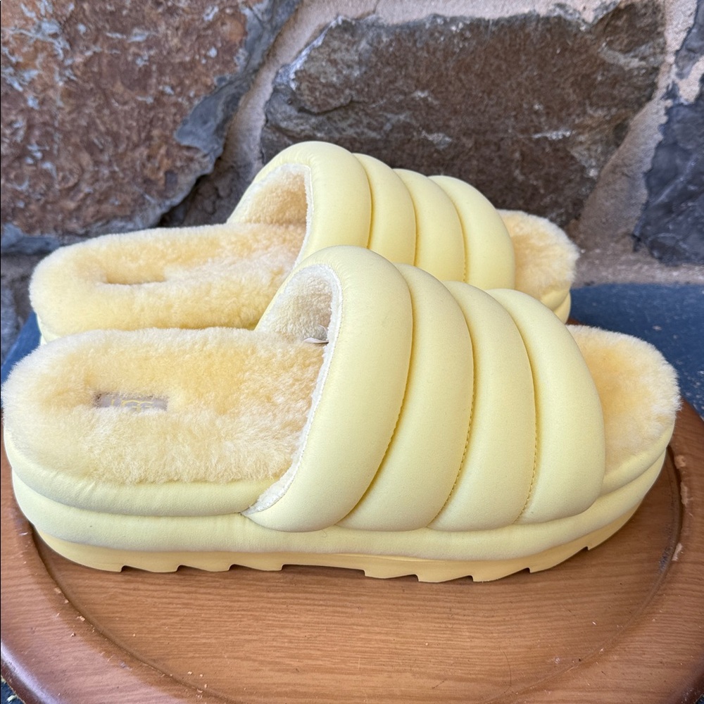 NEW UGG Maxi Curly Slide Sandal Yellow Sheepskin Platform Slippers Women Size 12 - Picture 2 of 8